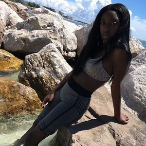 Meet your Posher, Angelica